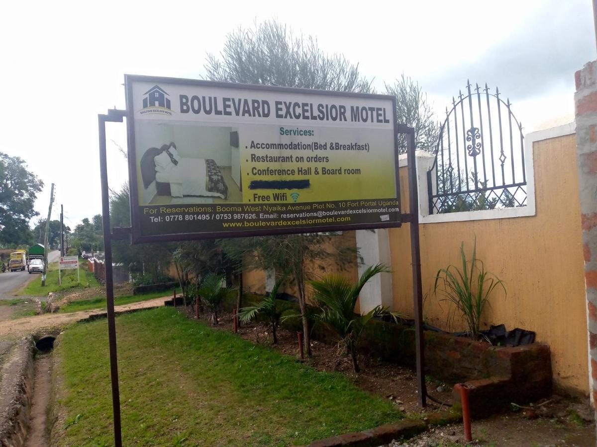 Boulevard Excelsior Motel Fort Portal ภายนอก รูปภาพ